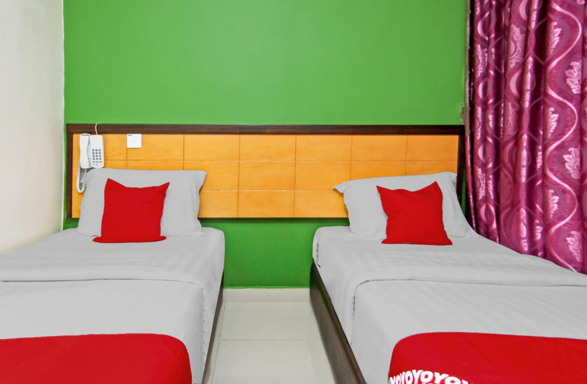 Oyo 44054 Holiday Mansion Inn Sibu Buitenkant foto